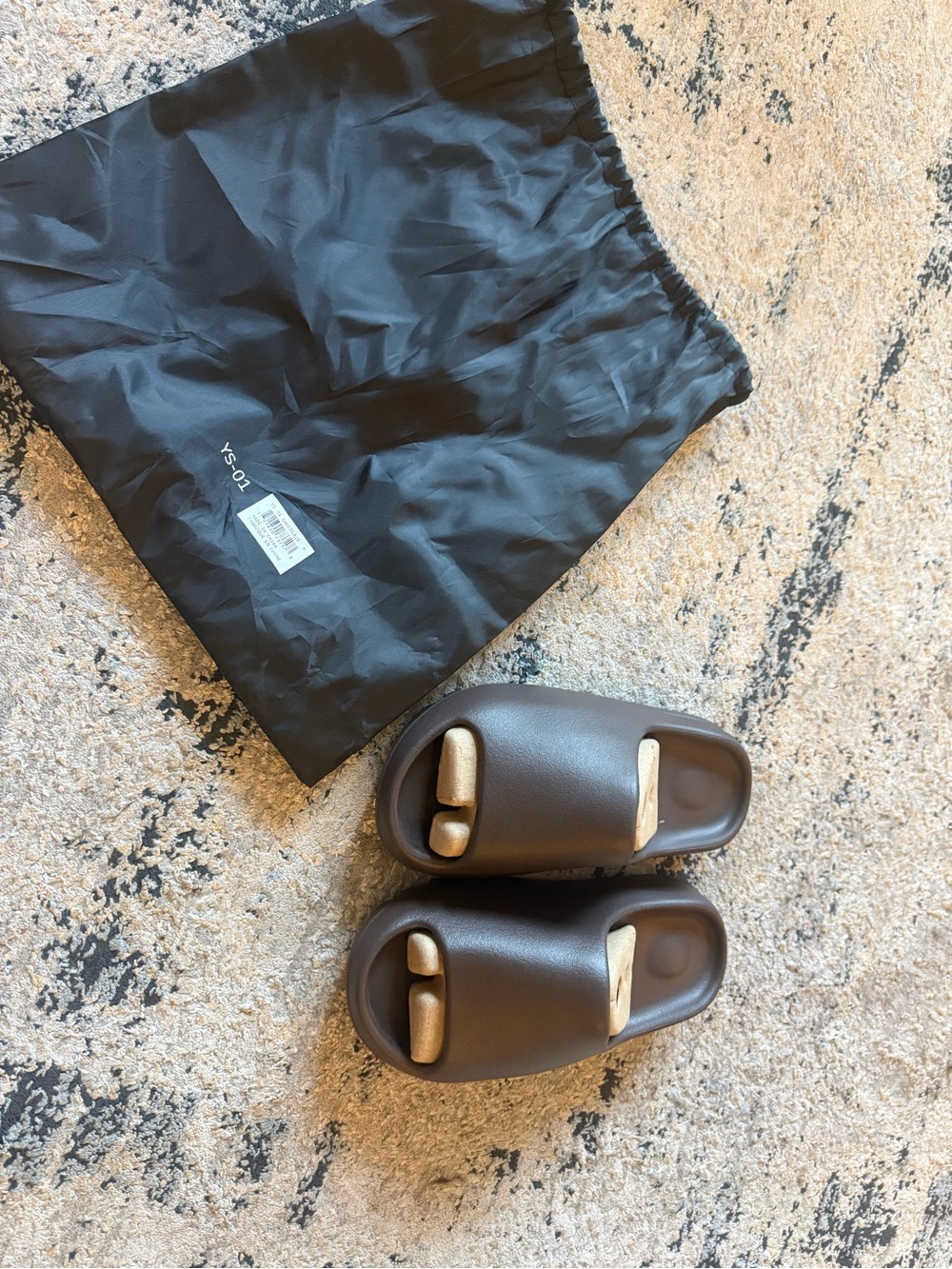 Yeezy Slide (YS-01) chocolate size 6